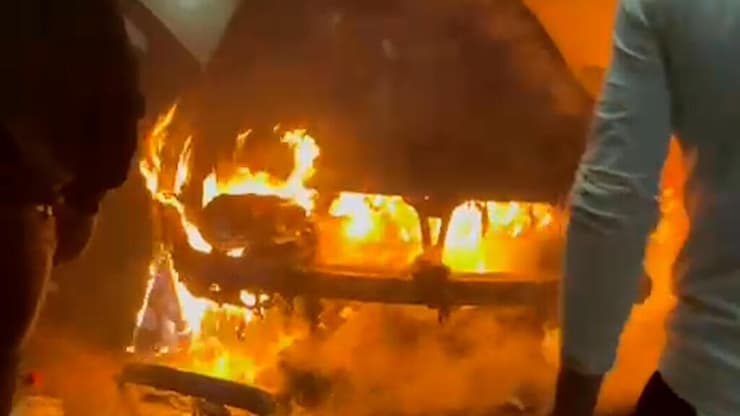 קבוצת מתנחלים תקפה הכפר אלמוגייר שבצפון־מזרח רמאללה, והציתה שלושה כלי רכב