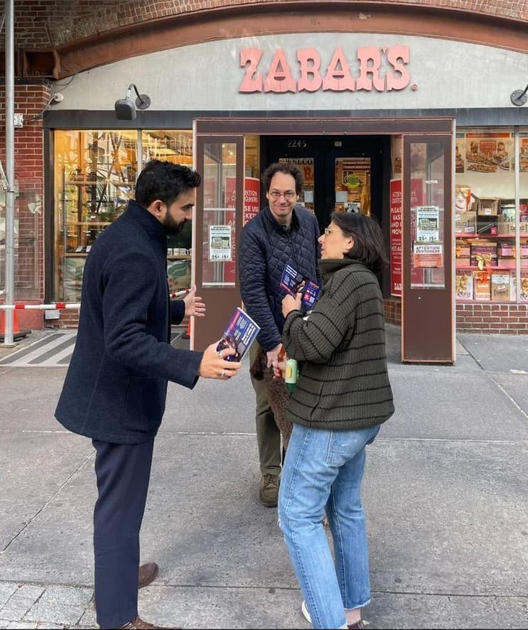 "בלי פעילים, בלי מאבטחים". הפגישה של בני הזוג ווזנר עם ממדאני במאי שי ווזנר, יהודי ישראלי שמתגורר בניו יורק והצביע בבחירות לראשות העיר לזוהרן ממדאני