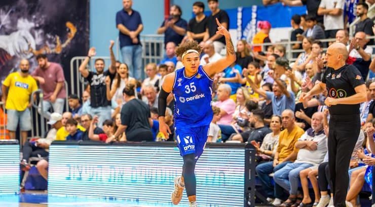 נואה קרטר חוגג סל (רועי כפיר) נואה קרטר חוגג סל