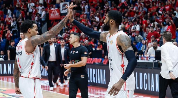 שחקני הפועל העמק מאושרים (אורן בן חקון) שחקני הפועל העמק מאושרים