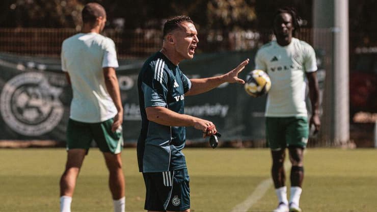 מאמן מכבי חיפה ברק בכר