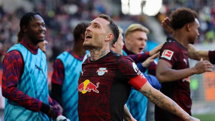 חגיגה. באומגרטנר (צילום: Alexandra BEIER / AFP) כריסטוף באומגרטנר