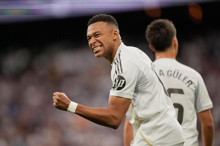 סוף לסאגה. אמבאפה (צילום: AP Photo/Bernat Armangue) שחקן ריאל מדריד קיליאן אמבאפה