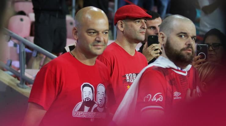 האחים איתן, יאיר ועמוס הורן (צילום: מאיר אבן חיים) האחים איתן, יאיר עמוס הורן במשחק של הפועל באר-שבע