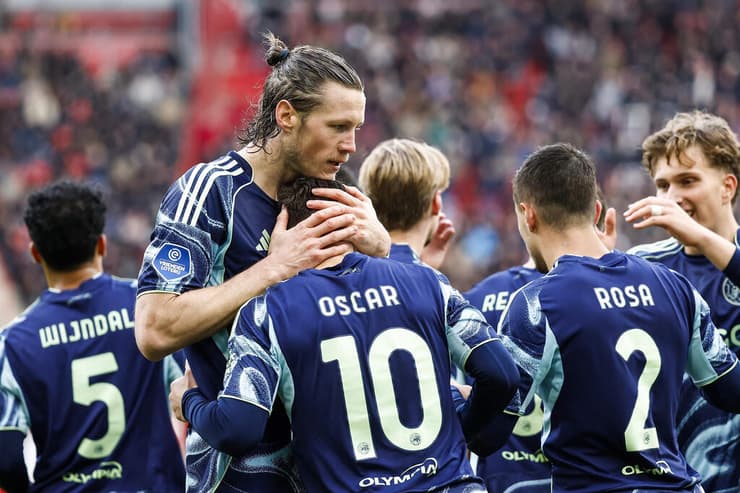 וחהורסט וגלוך חוגגים מהפך (צילום: Vincent Jannink / ANP / AFP) ואוט וחהורסט חוגג עם גלוך