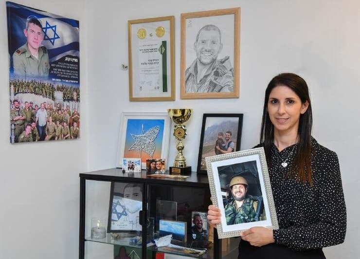 “יצא להגן על הבית". מעין, אשתו של יעקב נדלין ז”ל ( צילום: נחום סגל) “יצא להגן על הבית". מעין, אשתו של יעקב נדלין ז”ל