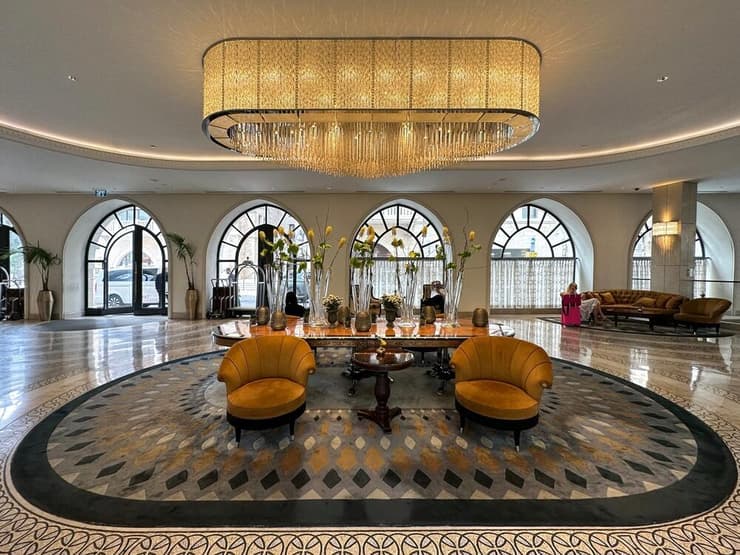 הלובי של וולדורף אסטוריה (צילום: Opachevsky Irina / shutterstock) הלובי של וולדורף אסטוריה