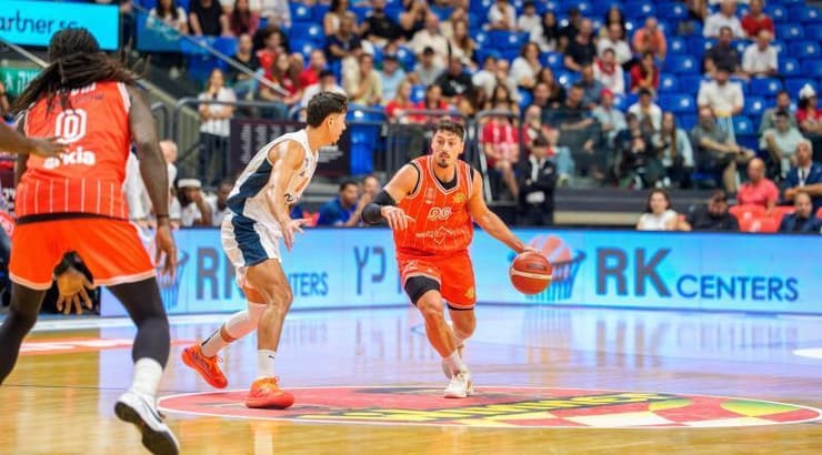 יפתח זיו (רועי כפיר) יפתח זיו