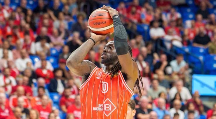 ג׳ונתן מוטלי (רועי כפיר) ג׳ונתן מוטלי