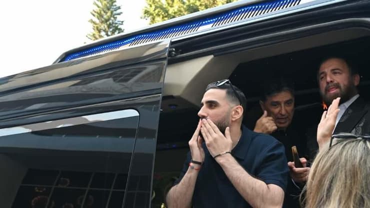 שגב כלפון בצאתו מכפר המכביה (צילום: פאולינה פטימר) שגב כלפון בדרכו הביתה