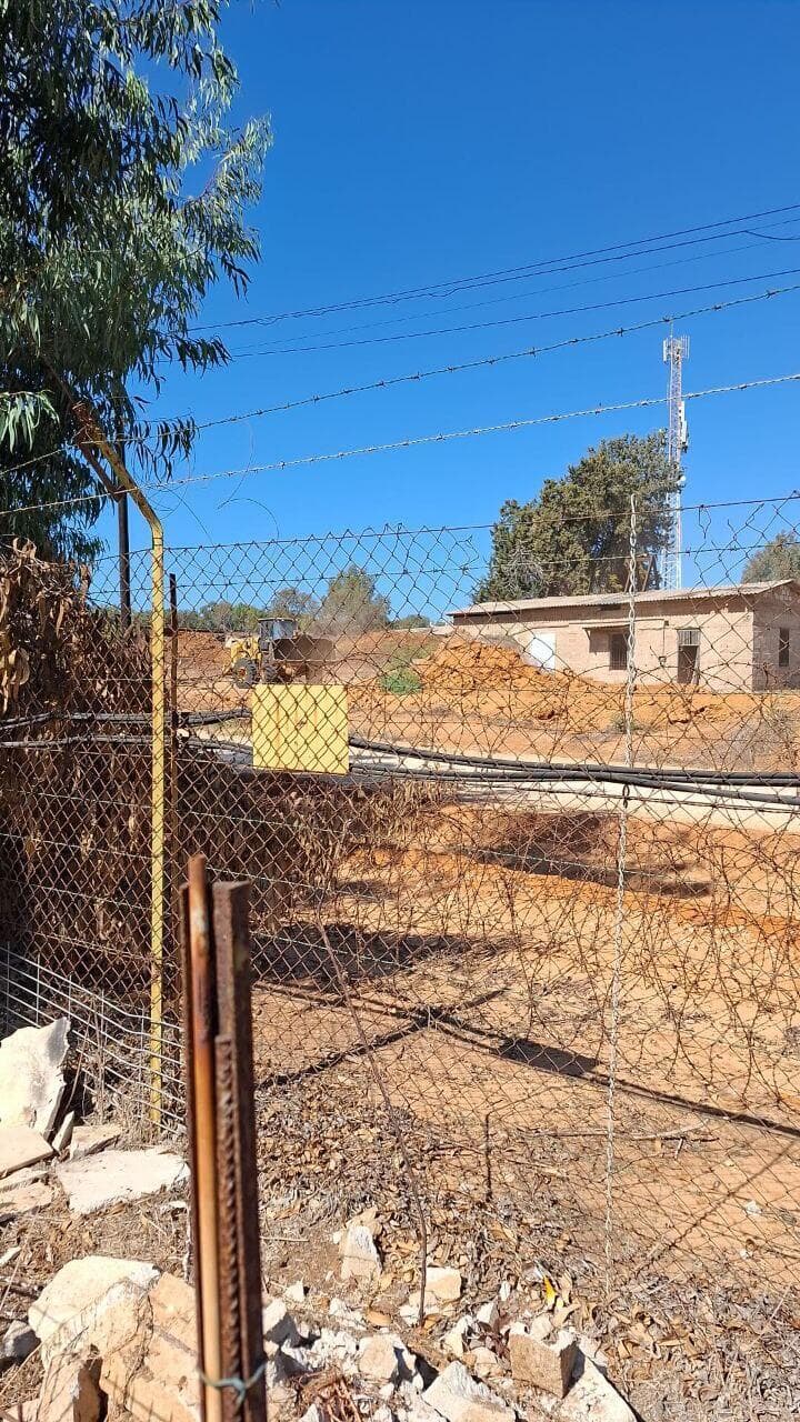 עבודות החישוף בסמוך לשכונת נווה מגן ברמת השרון (צילום: באדיבות קרן אשל) עבודות החישוף בסמוך לשכונת נווה מגן ברמת השרון