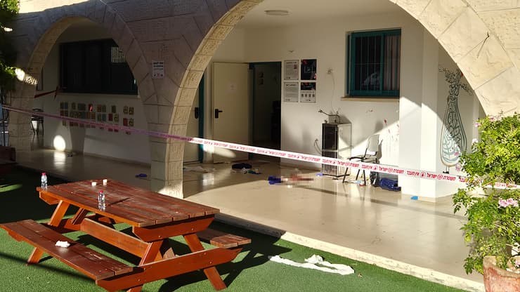 צילום: נחום סגל זירת רצח בן ה-17 בבית ספר בכפר קרע