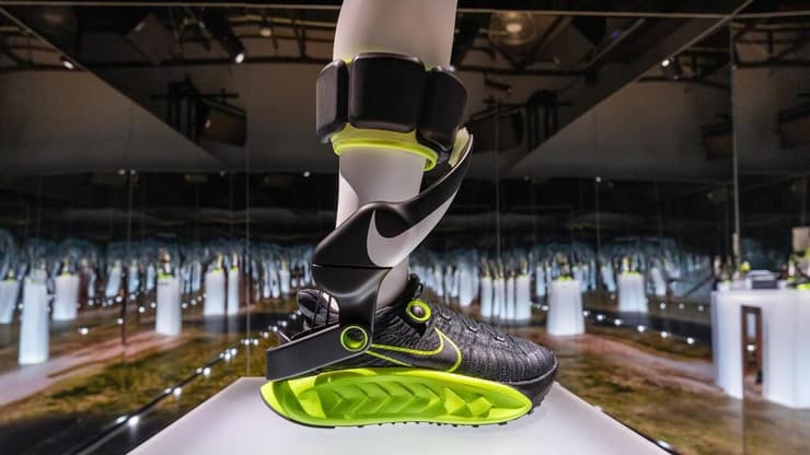 הייתם מנסים? מכשיר הנעל של נייקי (נייקי) פרויקט אמפליפיי של נייקי