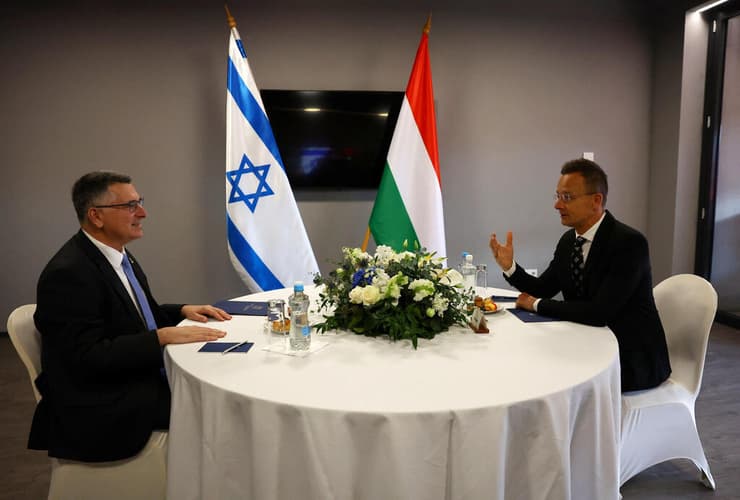 שר החוץ גדעון סער פגישה עם שר החוץ של הונגריה פטר סיירטו בבודפשט