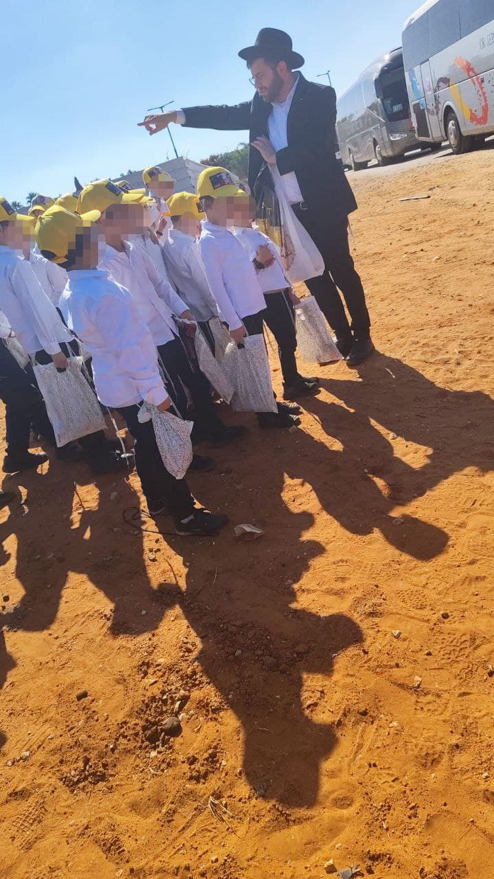 צילום: דוברות עיריית כפר יונה הפגנת הילדים החרדים בכלא 10