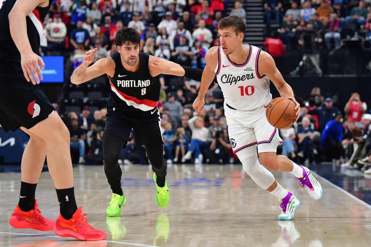 אבדיה שומר על בוגדנוביץ' (צילום: Gary A. Vasquez-Imagn Images) אבדיה