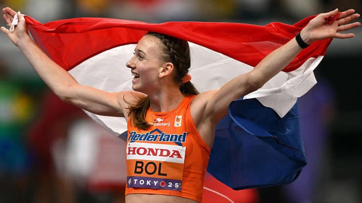 מעבר חד. פמקה בול (צילום: Andrej ISAKOVIC / AFP) פמקה בול