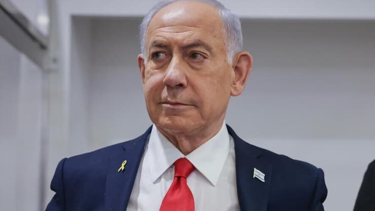 נתניהו בבית המשפט (ארכיון) (צילום: מרים אלסטר) נתניהו נכנס לאולם בית המשפט