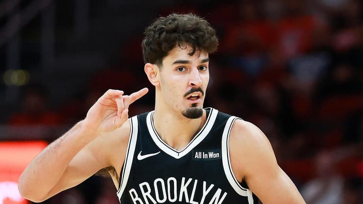 שלשות בכורה ב-NBA. בן שרף (צילום: Kenneth Richmond / AFP) שחקן ברוקלין נטס בן שרף