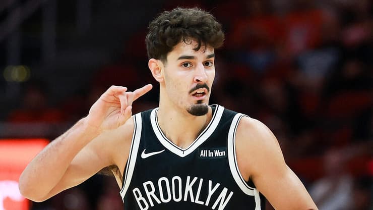 איבד את מקומו בחמישייה - וכעת נשלח לליגת הפיתוח. שרף (צילום: Kenneth Richmond / AFP) שחקן ברוקלין נטס בן שרף