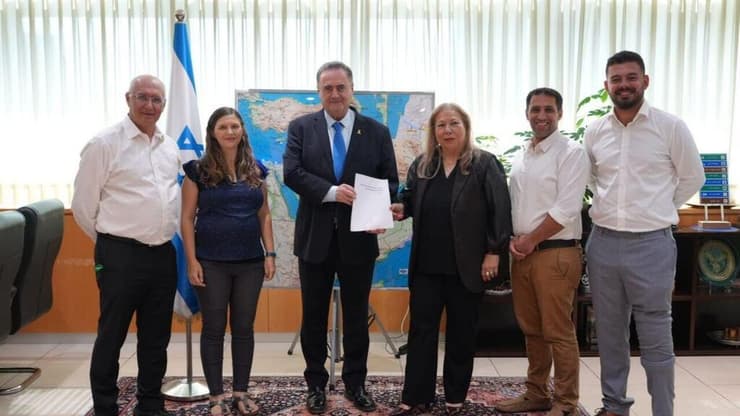 מסירת ההמלצות לשר כ"ץ