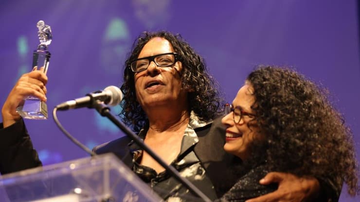 יזהר כהן בטקס פרסי מפעל חיים של אמ"י (באדיבות דוברות עיריית פתח תקווה) יזהר כהן בטקס פרסי מפעל חיים של אמ"י