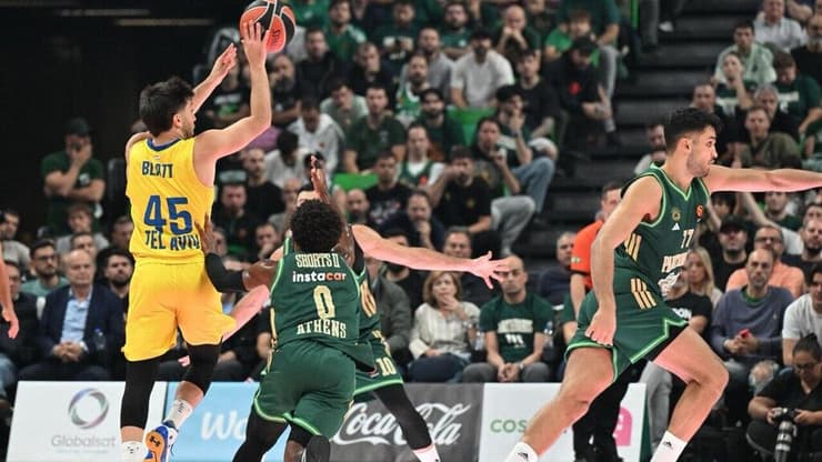 מכבי ת"א מול פנאתינייקוס אתמול (צילום: Credit: Pao BC) פנאתינייקוס מכבי ת"א