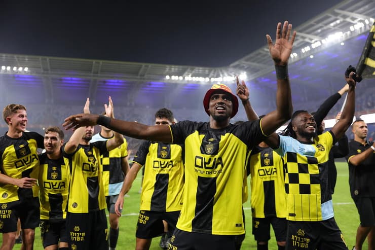 שמחה גדולה הייתה הלילה (צילום: עוז מועלם) הפועל ת"א בית"ר ירושלים גמר גביע הטוטו