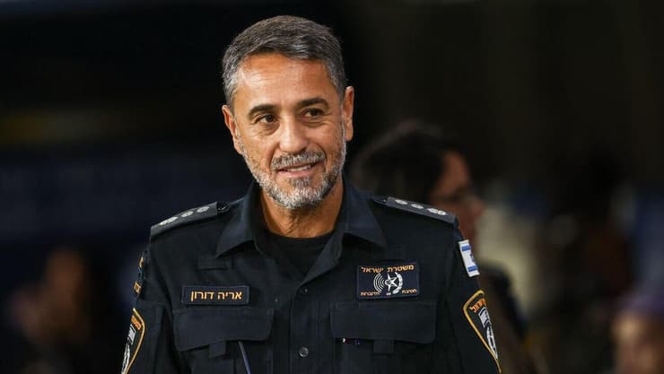 הפועל ת"א בית"ר ירושלים גמר גביע הטוטו אריה דורון דובר משטרת ישראל (צילום: עוז מועלם) הפועל ת"א בית"ר ירושלים גמר גביע הטוטו אריה דורון דובר משטרת ישראל