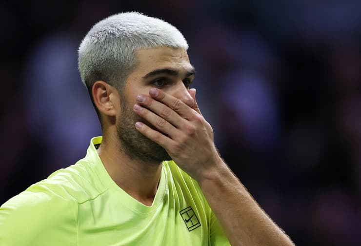 הפסד מפתיע. קרלוס אלקראס (צילום: REUTERS/Gonzalo Fuentes) קרלוס אלקראס