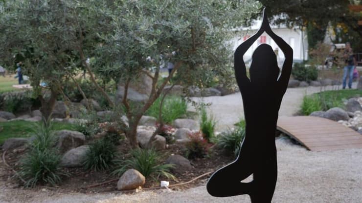 שילוב של אלמנטים מסורתיים שבר אהבה   