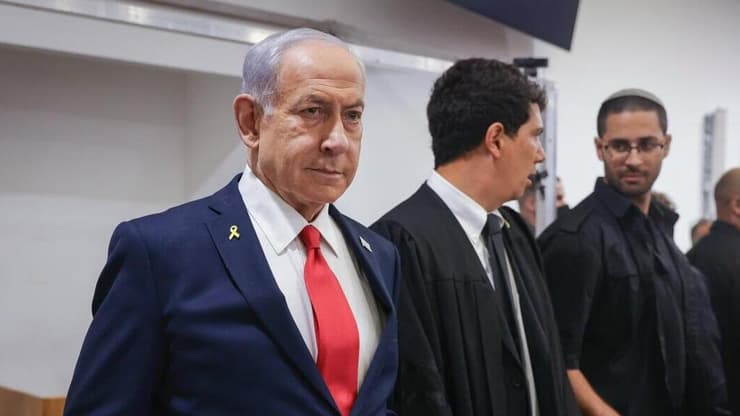 נתניהו בבית המשפט (צילום: מרים אלסטר) נתניהו נכנס לאולם בית המשפט