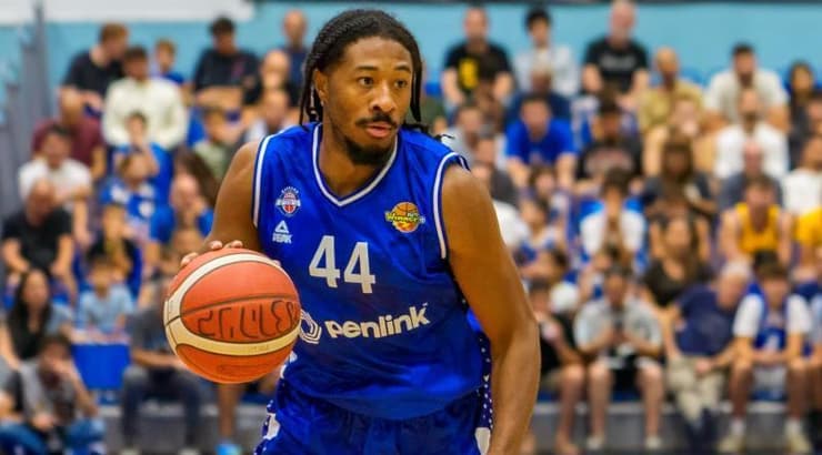 אלייז'ה סטיוארט (רועי כפיר) אלייז'ה סטיוארט