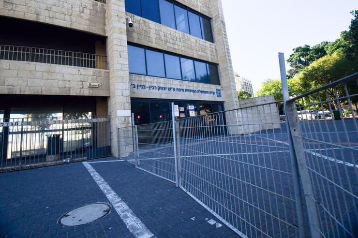 צילום: נחום סגל בניין הטיל בחיפה, בו ישבה פרקליטות מחוז חיפה, נפגע מטיל איראני במהלך המלחמה