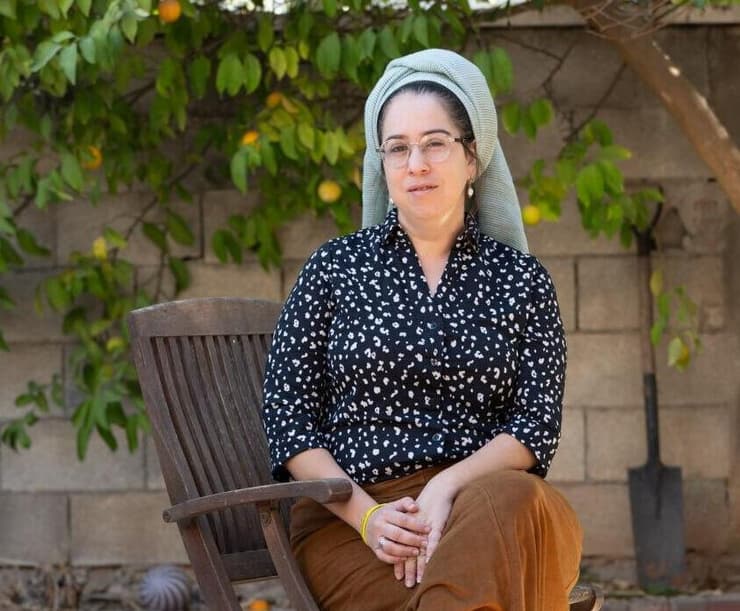 נועה מבורך אברבוך, אשת מילואימניק מובילת ארגון "שותפות לשירות". נלחמת למען השוויון בנטל