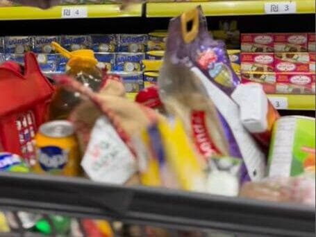 עזתים חוזרים לחיי שגרה