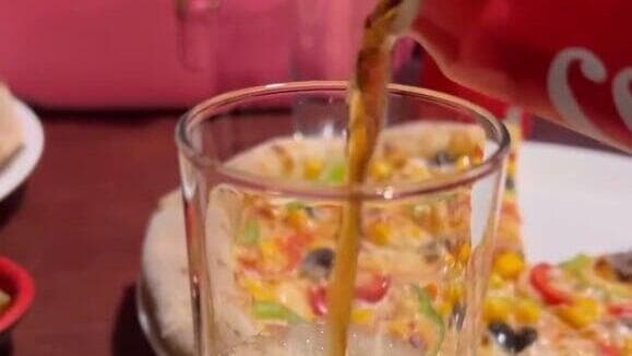 עזתים חוזרים לחיי שגרה