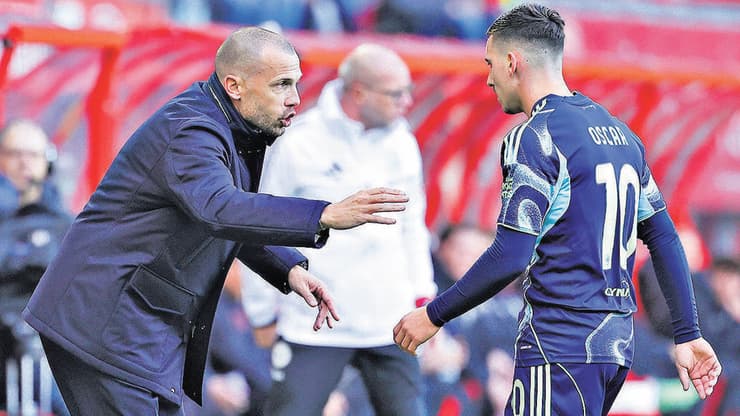 אוסקר גלוך עם ג'וני הייטינחה