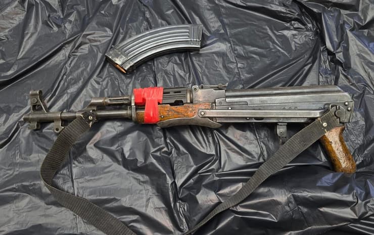 הקלאצ'ניקוב שנתפס בכלים של שני דרוזים מהגליל שהבריחו מסוריה