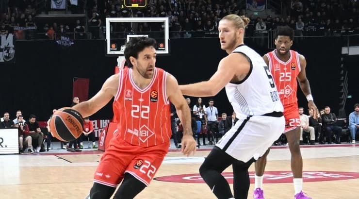 וסיליה מיציץ' בפעולה (ראובן שוורץ) וסיליה מיציץ' בפעולה