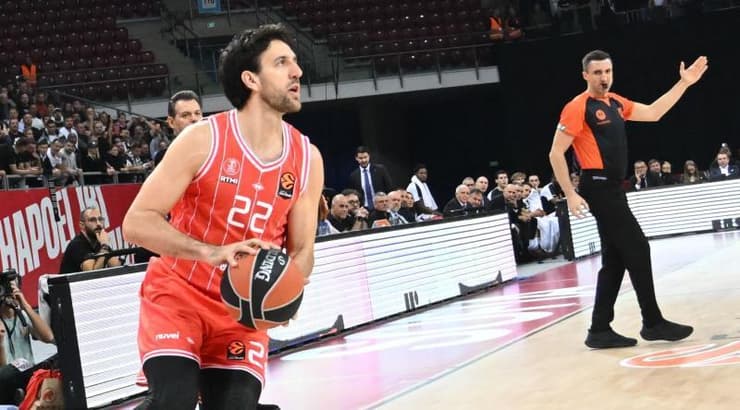 וסיליה מיציץ' מתכונן לזריקה (ראובן שוורץ) וסיליה מיציץ' מתכונן לזריקה