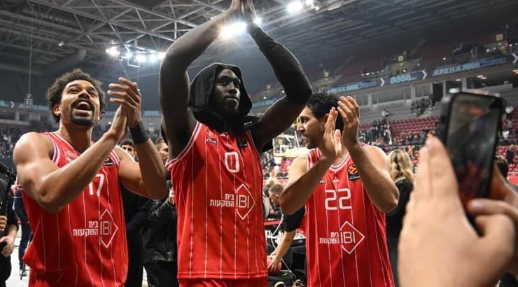 שחקני הפועל תל אביב (ראובן שוורץ) שחקני הפועל תל אביב