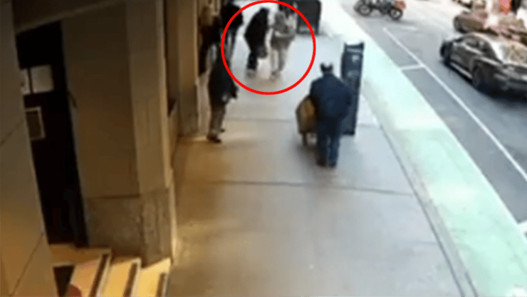 מתוך התיעוד: התוקף מתעמת עם גליקשטיין התקיפה של רמי גליקשטיין בניו יורק