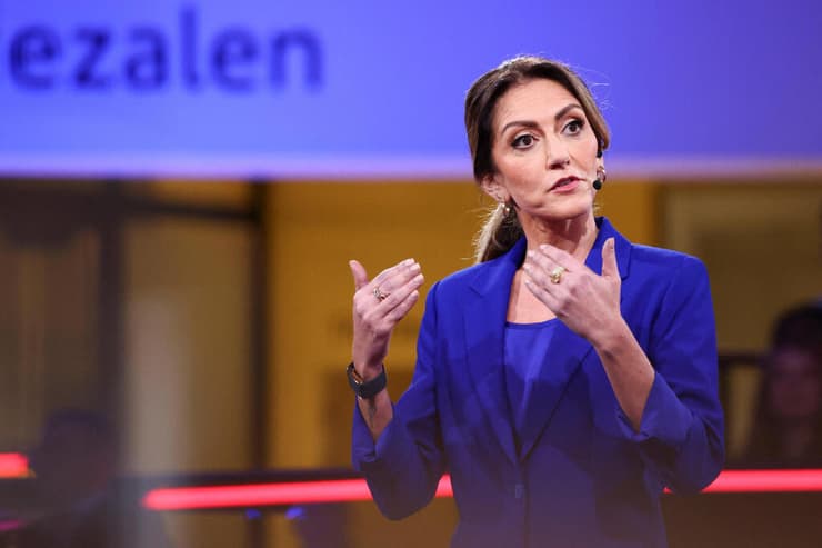 התקשתה להתאושש פוליטית מההפסד לווילדרס. דילן ישילגוז (צילום: REUTERS/Piroschka van de Wouw) בחירות הולנד דילן ישילגוז מנהיגת VVD