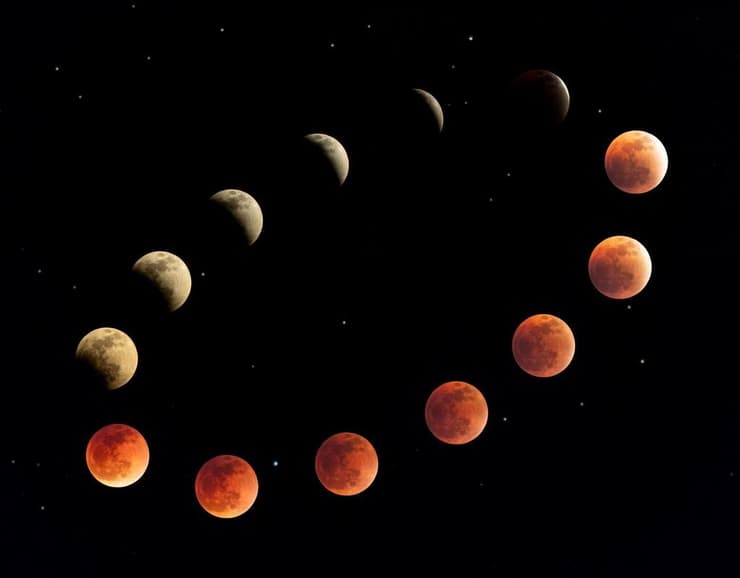 מוזאיקה של ליקוי ירח מלא