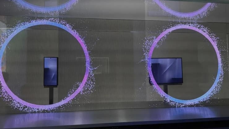 הסמארטפון המתקפל לשלוש של סמסונג שנחשף