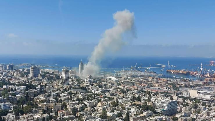 פגיעת הטיל בבניין הטיל בחיפה yk14563203