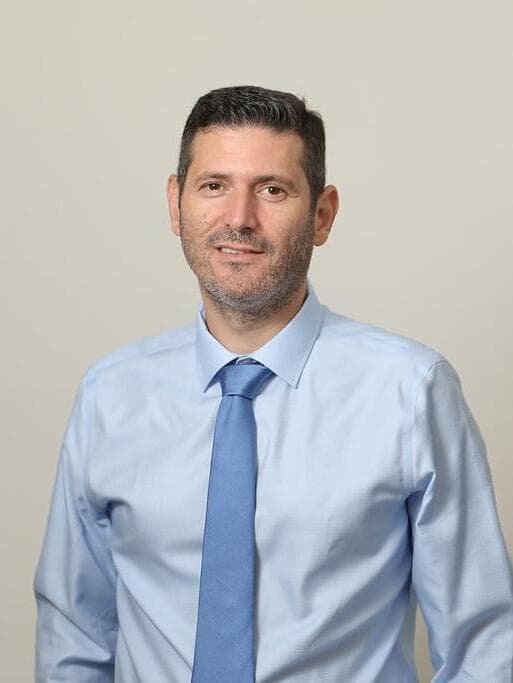 עו"ד יניב סטיס