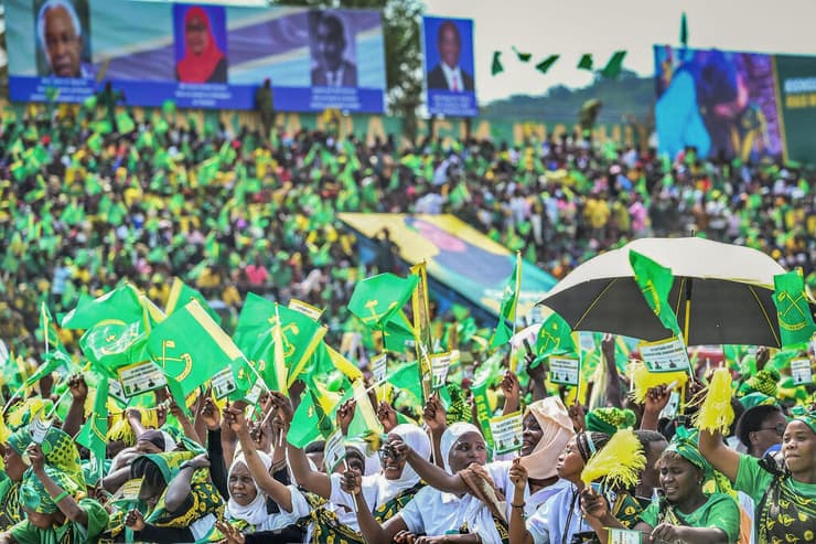 צילום: Michael JAMSON / AFP נשיאת טנזניה סמיה סולוהו חסן בעצרת בחירות 28 באוקטובר