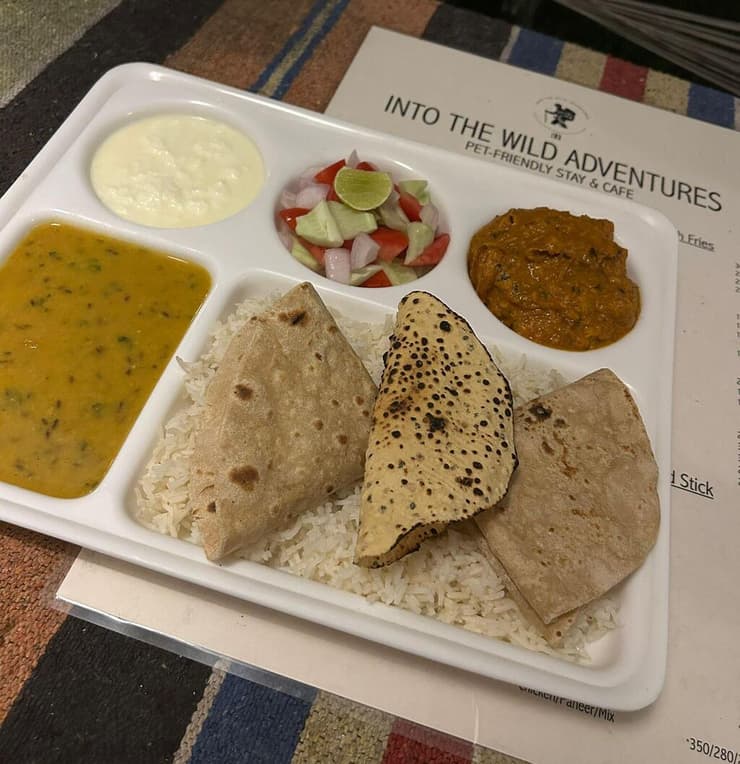 אוכל מקומי. לא מנת האינסטגרם הקלאסית (צילום: דנה אלעזר) דנה אלעזר בטיול הגדול